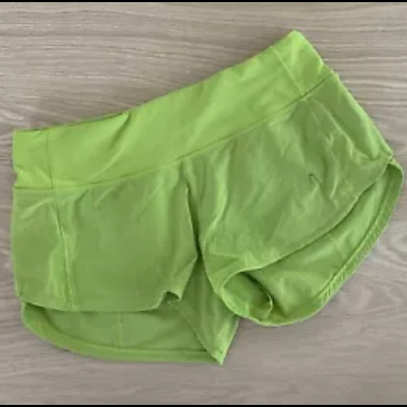 lululemon athletica Pants - Lululemon green speed up shorts!!!